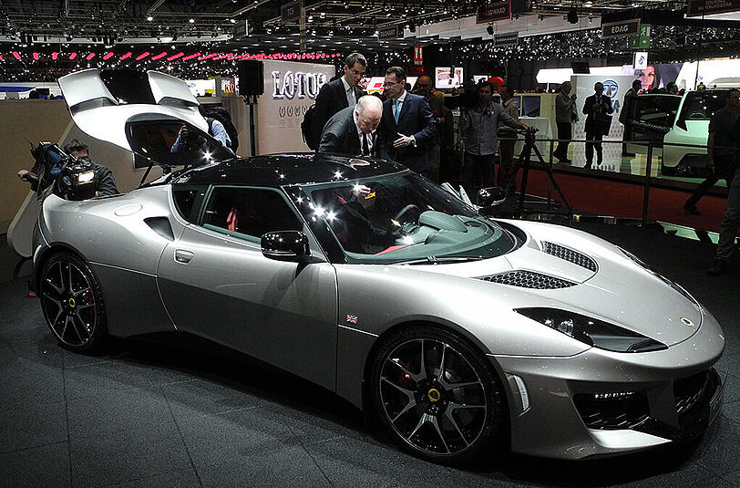 Lotus Evora 400: Mit 298 kW/406 PS starkem Sechszylinder avanciert der puristische und 300 km/h schnelle Zweisitzer zum bisher kräftigsten Modell des britischen Autobauers.