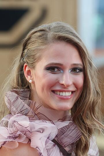 Die 24-jährige Carina schnappt sich die letzte verliebene Wildcard für das "Schöne Münchnerin"-Finale am 08. September.