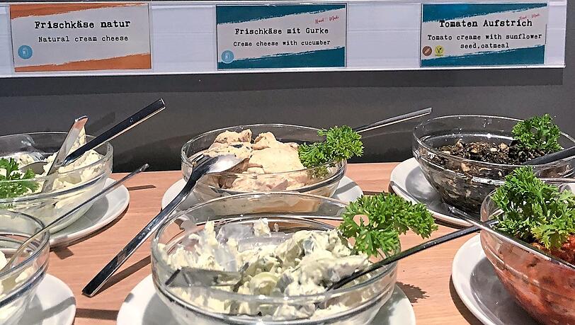 In der Jugendherberge "moun10" bekommen die G&auml;ste zum Fr&uuml;hst&uuml;ck ab sofort zwar keine Wurst und keinen Schinken mehr, daf&uuml;r aber eine Vielzahl an vegetarischen Aufstrichen.