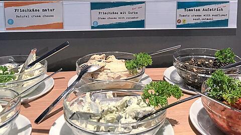 In der Jugendherberge "moun10" bekommen die G&auml;ste zum Fr&uuml;hst&uuml;ck ab sofort zwar keine Wurst und keinen Schinken mehr, daf&uuml;r aber eine Vielzahl an vegetarischen Aufstrichen.