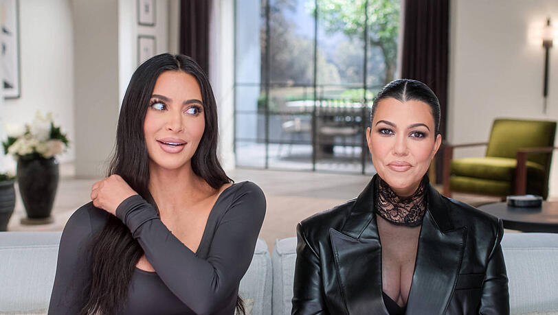 Kim und Kourtney Kardashian sind neben weiteren Familienmitgliedern Teil der erfolgreichen US-Reality-Show "The Kardashians".