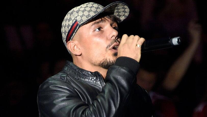 Rapper Capital Bra schaffte es mit seinem ersten Album "Kuku Bra" 2016 auf Anhieb auf Platz 32 der deutschen Album-Charts.