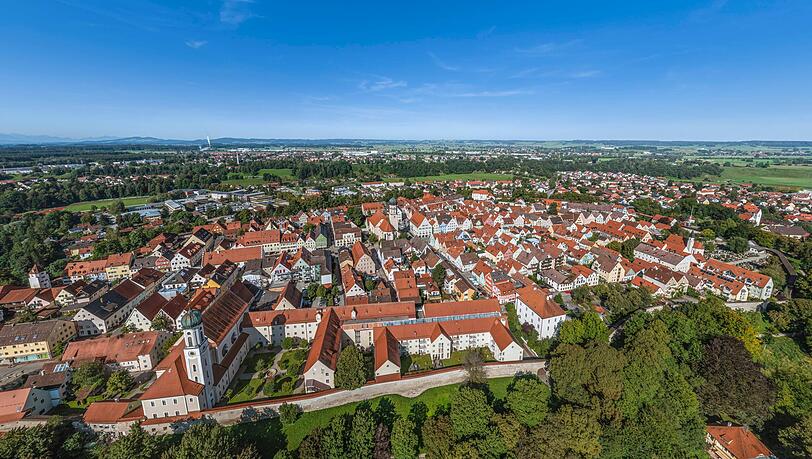Blick auf die Stadt Schongau und Umgebung.