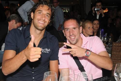 Beim Feiern mit Kumpel Luca Toni : Franck Ribéry.