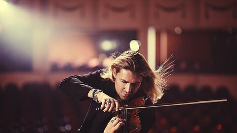 Seine Kunst fasziniert alle: David Garrett kommt am Montag mit den Wiener Symphonikern nach München. Restkarten gibt es noch.