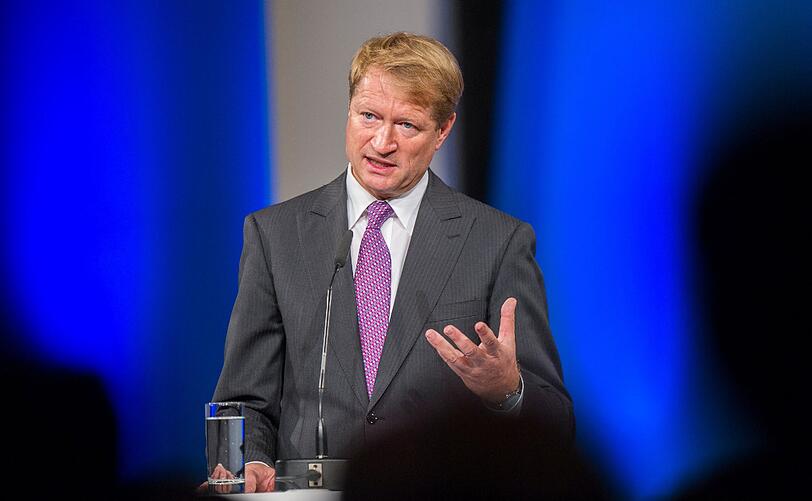 Abwarten und Tee trinken: Ein mögliches Einnahmeplus durch den neuen Rundfunkbeitrag lasse sich noch nicht beziffern, sagt BR-Intendant Ulrich Wilhelm.