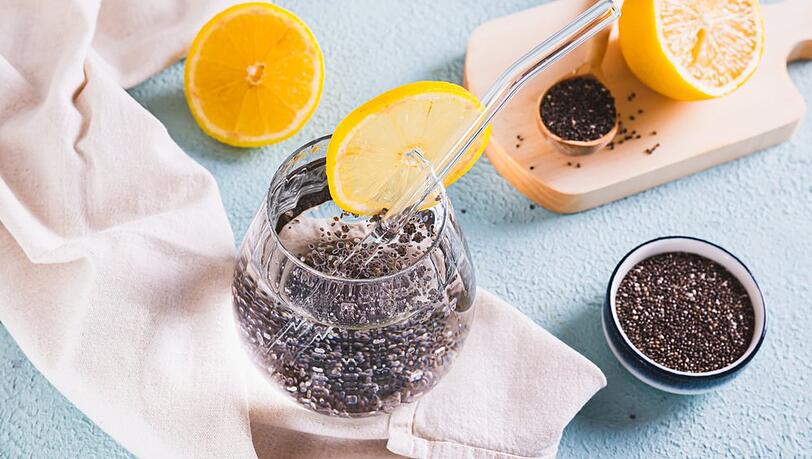 Chiasamen-Wasser wird auch als "innere Dusche" bezeichnet.