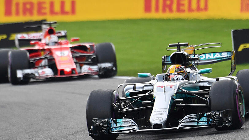Lewis Hamilton landet im ersten Training vor Sebastian Vettel.