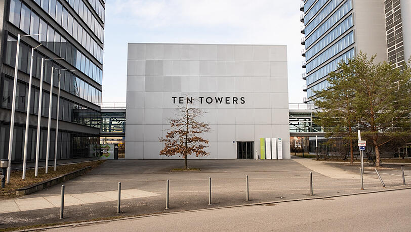 Der Eingang zu den „Ten Towers“ am Leuchtenbergring.