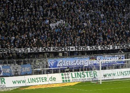 Immer mehr Löwen-Fans stellen sich dem Kampf gegen Rassismus.