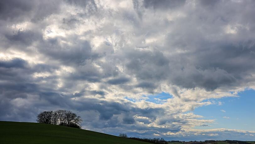 Das Wetter in den kommenden Tagen zeigt sich unbeständig. (Symbolbild) Das Wetter in den kommenden Tagen zeigt sich unbeständig. (Symbolbild)