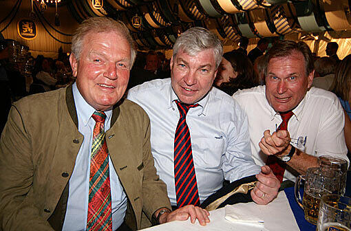 Den Berlinern zeigen wie es geht: Eröffnung des Berliner Oktoberfestes 2005 - Hermann Haberl, Michael Sommer und Johannes Singhammer