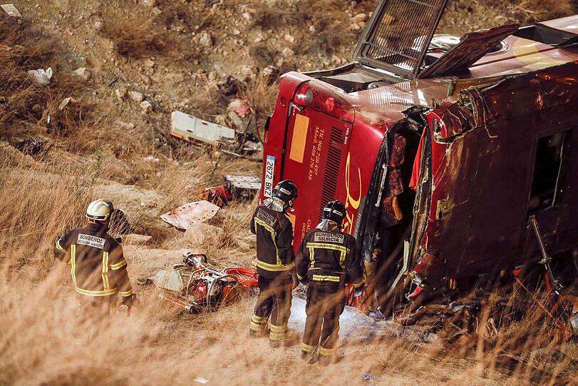 Schwerer Bus-Unfall in Spanien mit 14 Toten: Die Bilder.