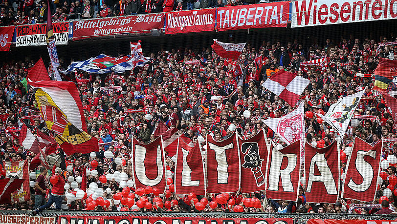 Der Vorfall ereignete während des Champions-League-Spiels der Bayern gegen PSV Eindhoven. (Archivbild) Der Vorfall ereignete während des Champions-League-Spiels der Bayern gegen PSV Eindhoven. (Archivbild)