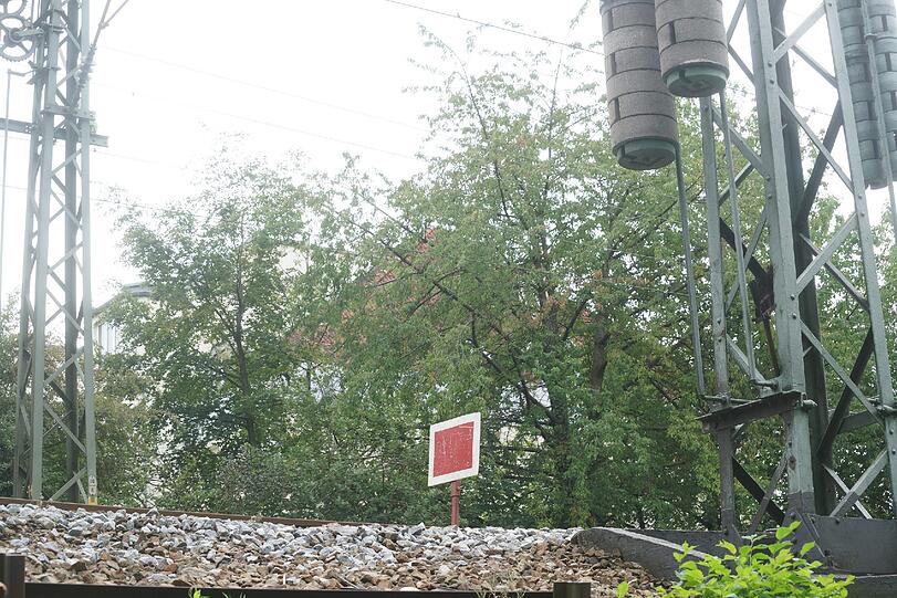 Laster zerstört Unterführung: Bilder von der Unfallstelle.