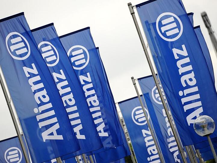 Der Versicherungskonzerns Allianz will beim Management sparen und Hierarchie-Ebenen abbauen.