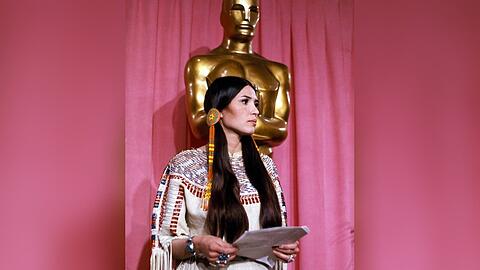Schauspielerin Sacheen Littlefeather bei ihrem Oscar-Auftritt von 1973.