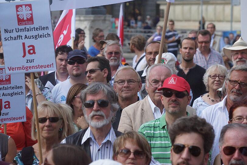 Bilder von der DGB-Kundgebung in München mit rund 1200 Teilnehmern.