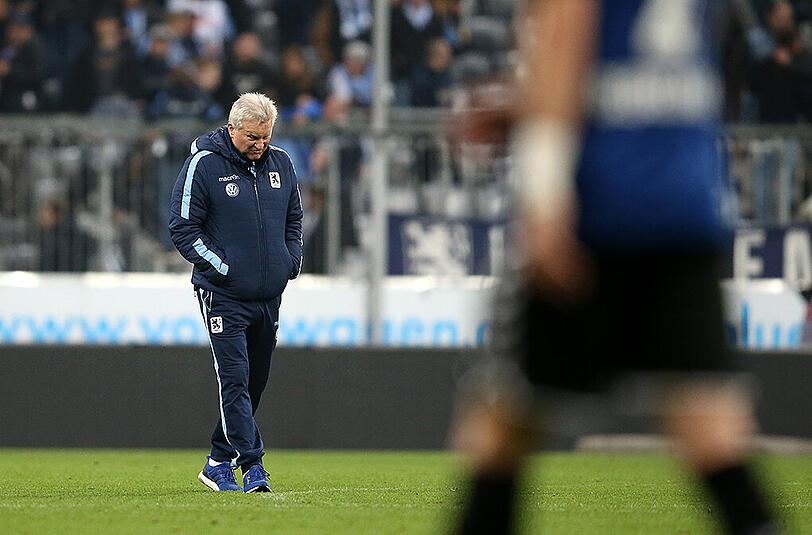 Bei einem Abstieg der Löwen in die dritte Liga könnte Trainer Benno Möhlmann wohl weg sein.