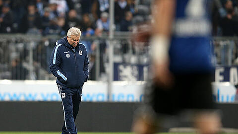 Bei einem Abstieg der Löwen in die dritte Liga könnte Trainer Benno Möhlmann wohl weg sein.