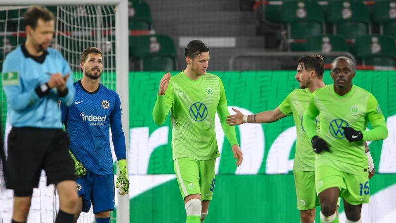 VfL-Torjäger Wout Weghorst (M) war Wolfsburgs Matchwinner gegen Eintracht Frankfurt.