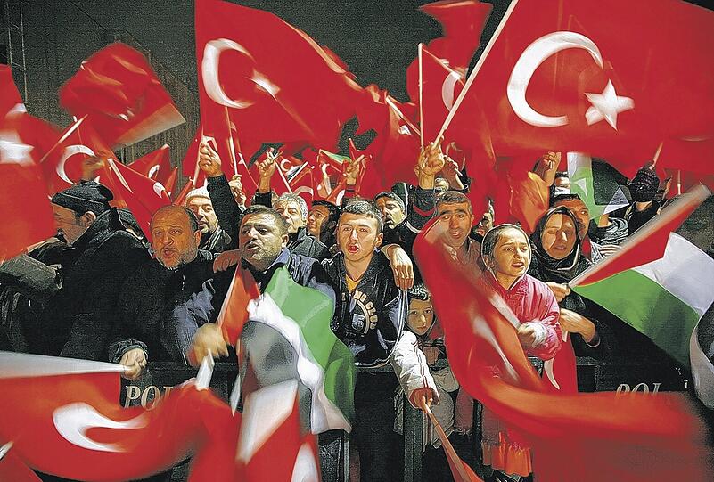 Ein Empfangskomitee, wie man es sich nur wünschen kann: Erdogans Rückkehr nach Istanbul.
