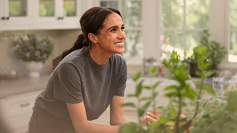 Herzogin Meghan erfreut mit ihren Produkten die Netflix-Belegschaft.