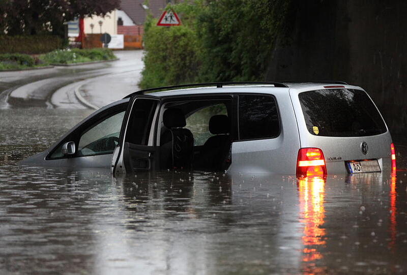 Heftige Überschwemmungen in mehreren Ortschaften in Oberbayern