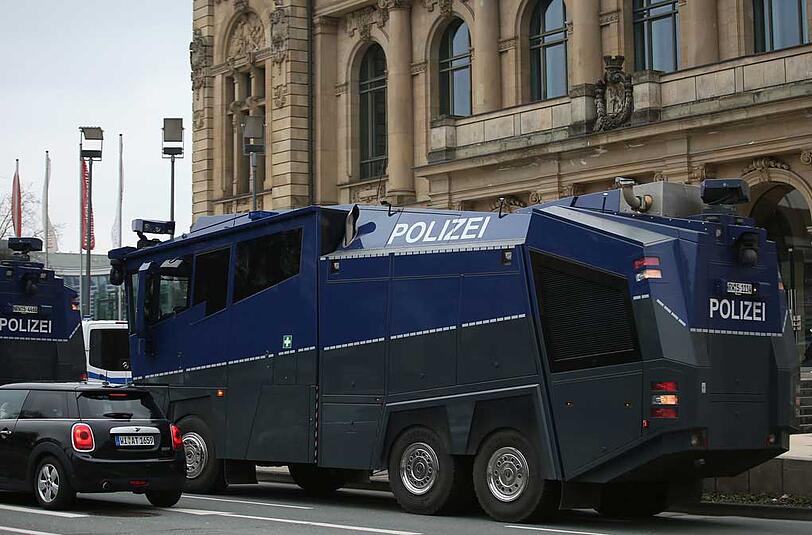 Demos von Extremisten in Wuppertal - die Bilder.