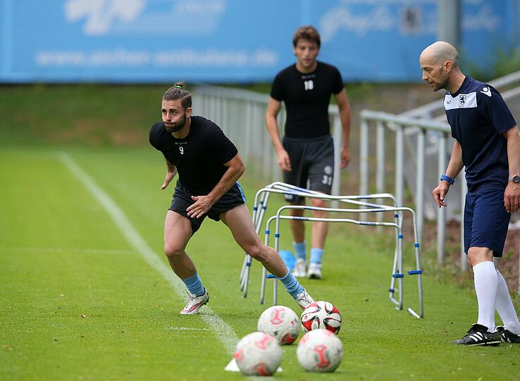 Trainingsspaß bei Ilie Sanchez und Rodri. Hier sind die Bilder vom Einzeltraining mit den aussortieren Spaniern an der Grünwalder Straße.