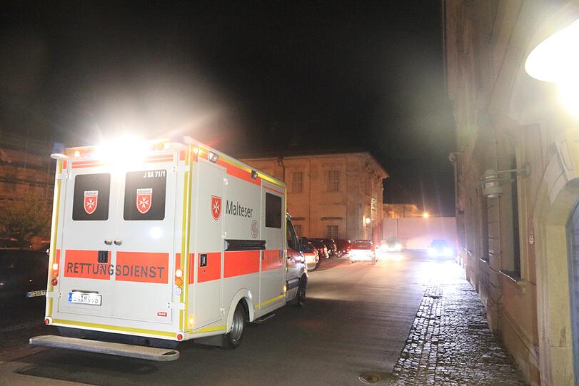 Großaufgebot am Jugendgefängnis in Ebrach - die Bilder vom Polizeieinsatz.