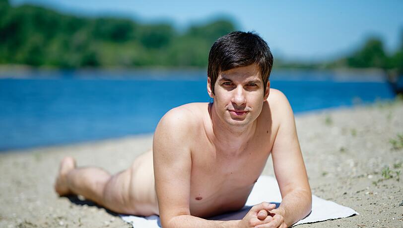 Stadtrat Julien Ferrat (Die Mannheimer) will am FKK-Strand auf der Friesenheimer Insel in Mannheim ein Trainingscamp bieten.