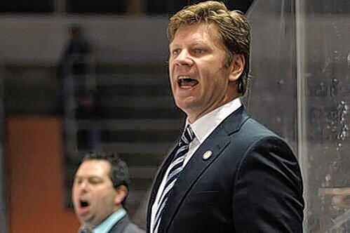 Waren als Ersatzkeeper beim EHC im Gespräch: Co-Trainer Joseph Heiß (r.) und Manager Christian Winkler, beides Ex-Torhüter.
