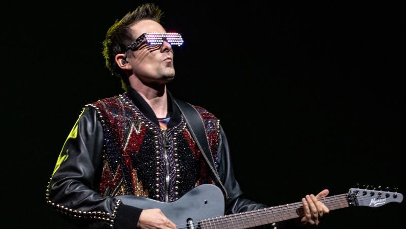 Matt Bellamy von Muse bei einem Konzert in Chicago. Matt Bellamy von Muse bei einem Konzert in Chicago.