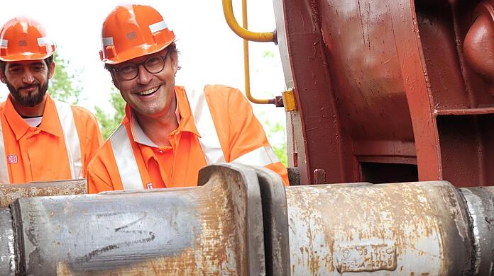 Bundesverkehrsminister Andreas Scheuer (CSU) beim Koppeln: "Anstrengend".