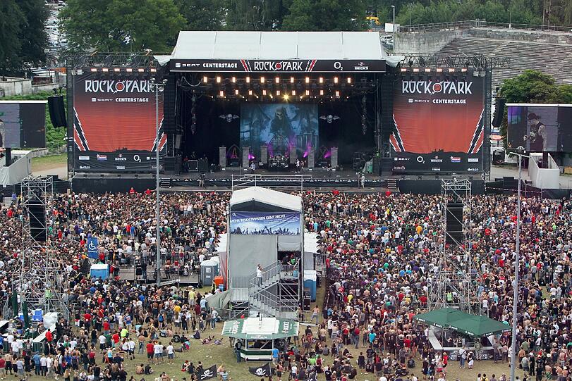 Sonne, Beats und gute Laune: Hunderttausende Musikfans feiern bei den Festivals "Rock im Park" in Nürnberg und "Rock am Ring" auf dem Nürburgring. Die besten Bilder des Wochenendes.