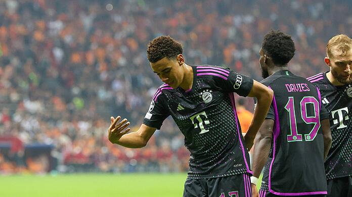 Ein echter Gentleman: Künftig will FC-Bayern-Star Jamal Musiala seine Tore mit einem Verbeuger für die Fans feiern.