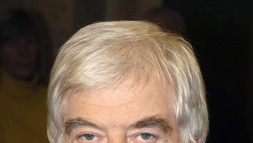 Hans-Joachim Maaz: Abgeschreckt durch die Krippenerziehung in der DDR. Hans-Joachim Maaz: Abgeschreckt durch die Krippenerziehung in der DDR.