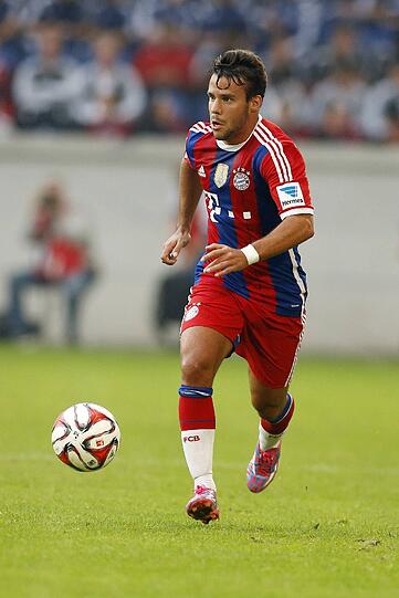 Bayern-Neuzugang Juan Bernat am Ball.