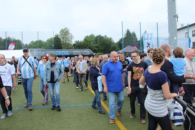 Weitere Bilder vom Löwen-Fanfest am Trainingsgelände an der Grünwalder Straße.