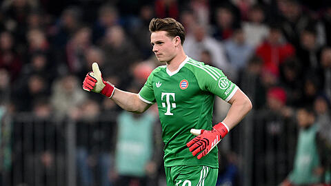 Ins kalte Wasser geworfen, sich freigeschwommen und vorerst die Nummer eins: Jonas Urbig vertritt in den kommenden Spielen den verletzten Manuel Neuer im Bayern-Tor.