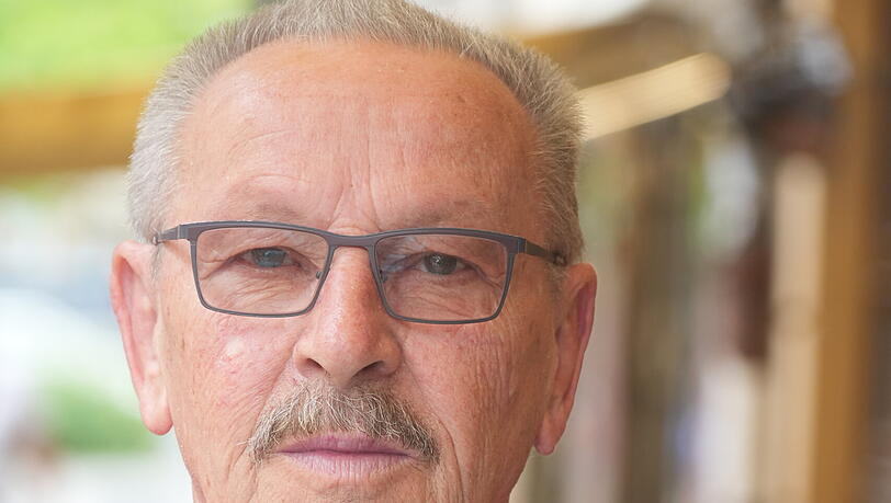 August Weber (73), Rentner. August Weber (73), Rentner.