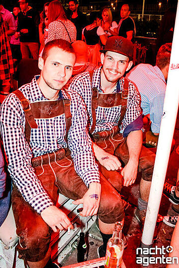 Der Neuraum veranstaltete jeden Tag nach der Wiesn eine Party. Hier die besten Bilder vom letzten Samstag. Mehr Bilder unter: http://www.nachtagenten.de/gallery/16-tage-wiesn-16-tage-neuraum-meets-mashup-baby-clubsound-2-0.939507.html