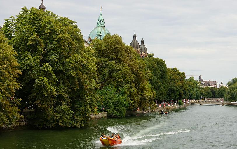 Spaß an der Isar: das Party-Wochenende auf und zwischen den Brücken.