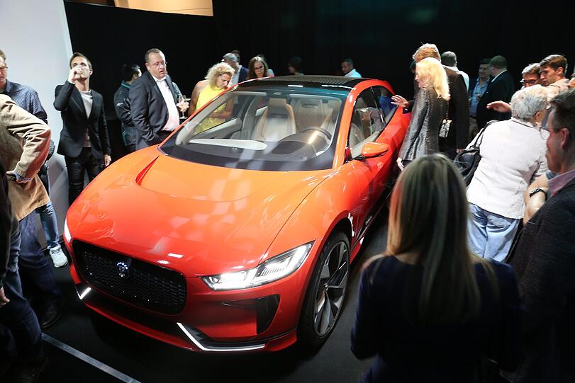 Unter dem Motto #JaguarElectrifies wurde das brandneue I-Pace Concept Car, der erste elektrische Jaguar, präsentiert