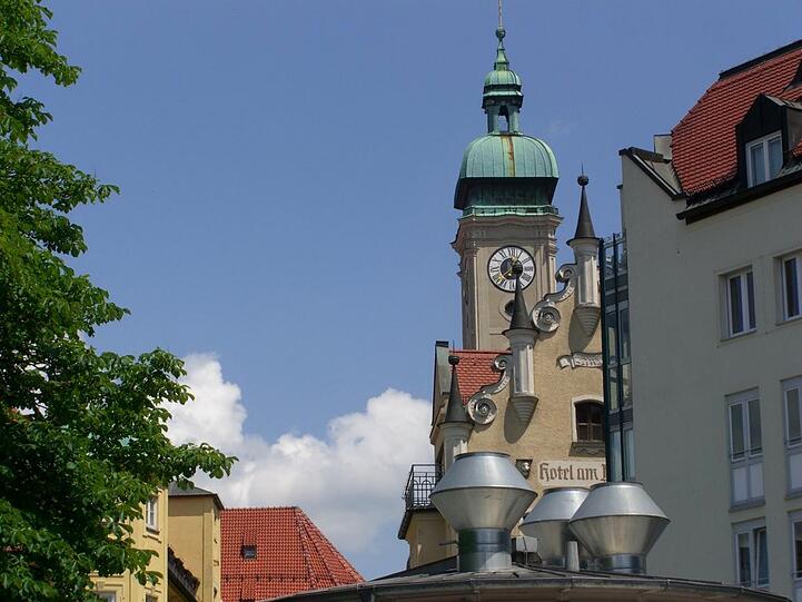 Ringsherum schöne Bauten ...