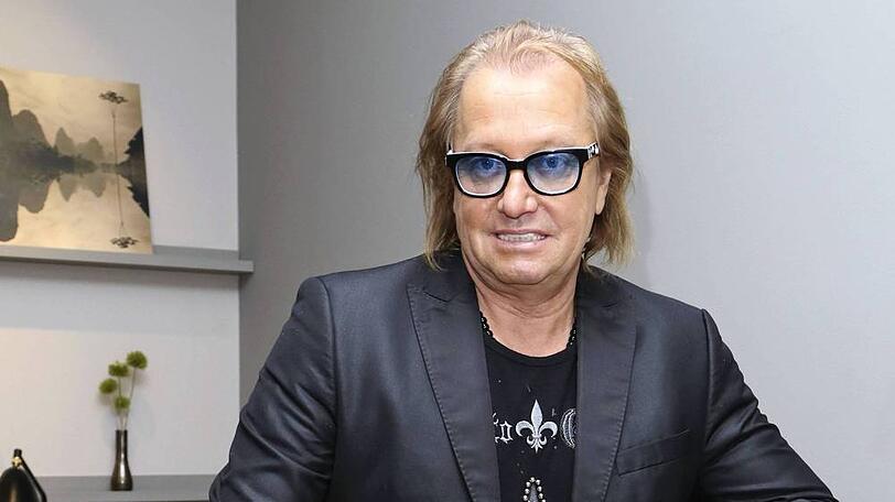 Fans machen sich über die neue Haarpracht von Robert Geiss lustig.