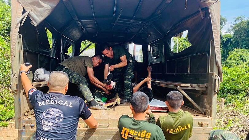 Bei der Explosion einer Landmine wurden vier thailändische Soldaten verletzt.