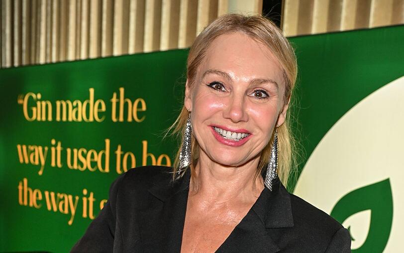 Christine Zierl schaffte auch den Sprung ins ernsthafte Fach ("Tatort", "Alarm für Cobra 11"). Seit einigen Jahren arbeitet sie als Bankangestellte und erklärte jüngst, dass sie eventuell nach China auswandern wolle. Christine Zierl schaffte auch den Sprung ins ernsthafte Fach ("Tatort", "Alarm für Cobra 11"). Seit einigen Jahren arbeitet sie als Bankangestellte und erklärte jüngst, dass sie eventuell nach China auswandern wolle.