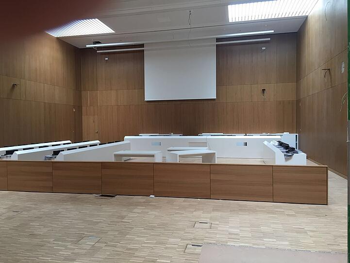 Fast fertig: Der Neubau des Stadelheimer Hochsicherheitsgerichtssaals.